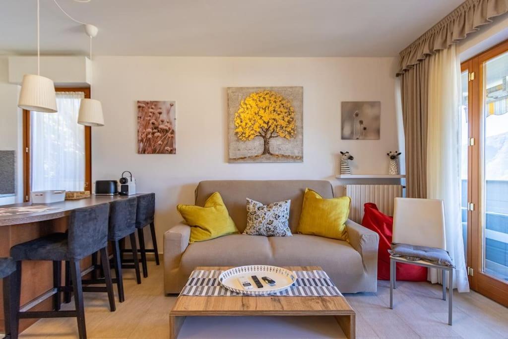Wraparound Lake Views Bellavista Residence Campione d'Italia Luaran gambar